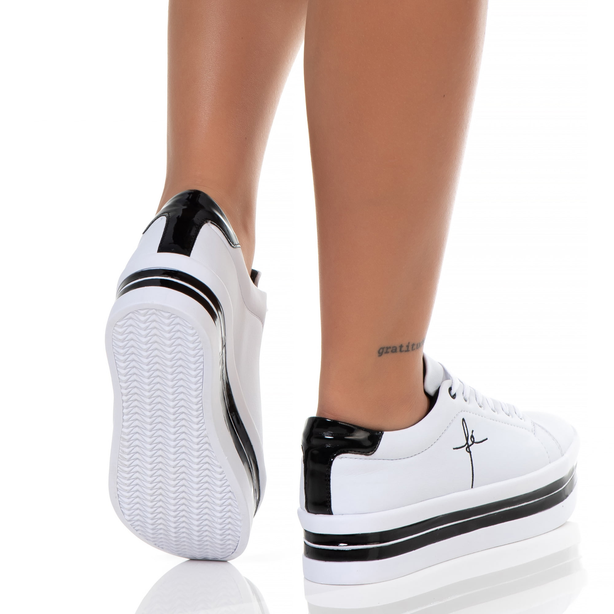 tenis plataforma branco e preto